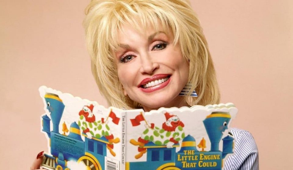 Dolly Parton Will Read Bedtime Stories To Help Send You Off To Sleep