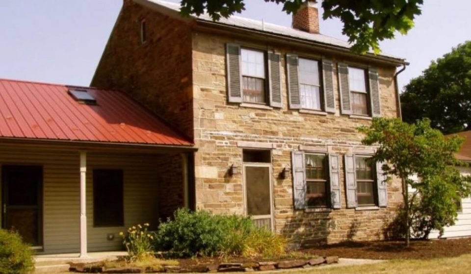 Spend The Night At This Haunted Civil War Farm House Just Outside DC