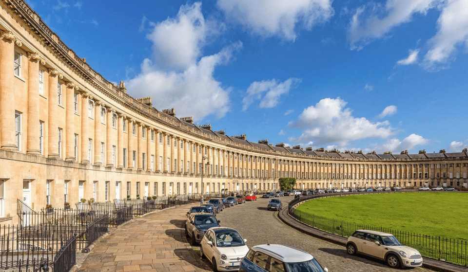 You Can Stay At This Regent-Era English Flat As Seen In ‘Bridgerton’